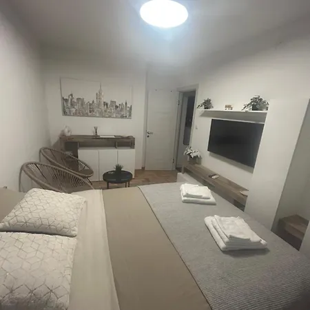 Lux Stan Karaburma Belgrade